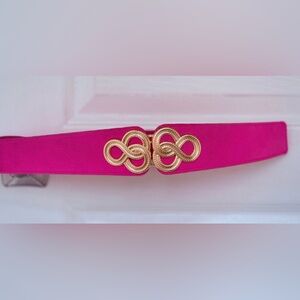 New Hot pink gold tone metallic buckle women’s stretchy belt.